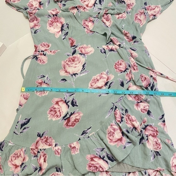 Lulu's Gardenia Floral Print Wrap Dress SIze M - Picture 15 of 16